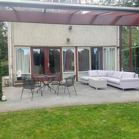 Getaway With Garden In Gelderland, Cleaning Included בית נופש