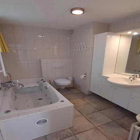 בית נופש Getaway With Garden In Gelderland, Cleaning Included Halle
